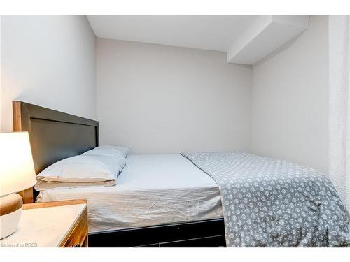 276 Morningmist Street, Brampton, ON - Indoor Photo Showing Bedroom