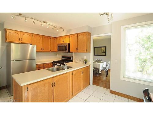 156 Bexhill Close, London, ON - Indoor Photo Showing Kitchen With Double Sink
