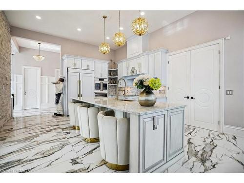 1530 Concession 1 Road, Niagara-On-The-Lake, ON - Indoor Photo Showing Kitchen