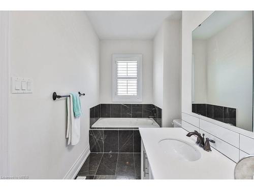1562 Edencrest Drive, Mississauga, ON - Indoor Photo Showing Bathroom