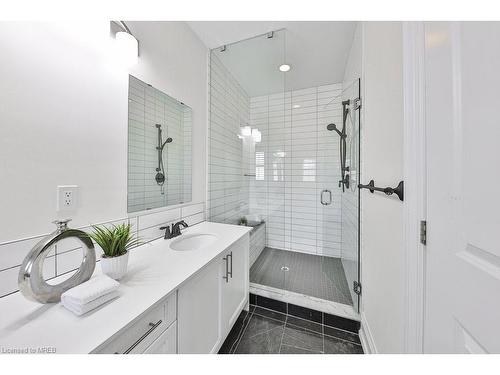1562 Edencrest Drive, Mississauga, ON - Indoor Photo Showing Bathroom