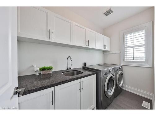 1562 Edencrest Drive, Mississauga, ON - Indoor Photo Showing Laundry Room