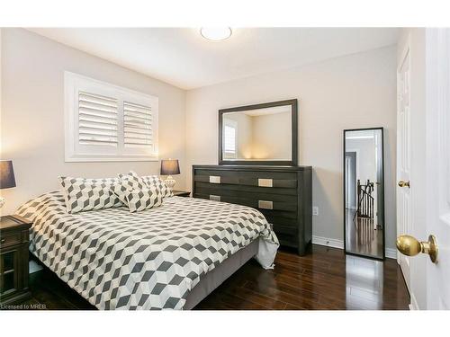 18 Stephanie Avenue, Brampton, ON - Indoor Photo Showing Bedroom