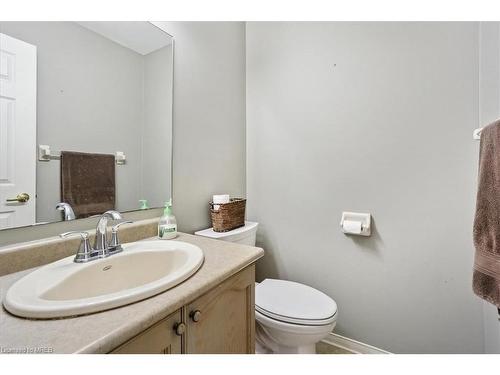 22 Farmstead Crescent, Barrie, ON - Indoor Photo Showing Bathroom