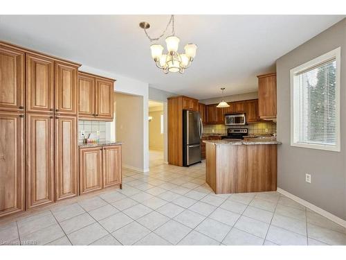 22 Farmstead Crescent, Barrie, ON - Indoor Photo Showing Kitchen