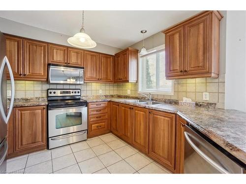 22 Farmstead Crescent, Barrie, ON - Indoor Photo Showing Kitchen With Double Sink