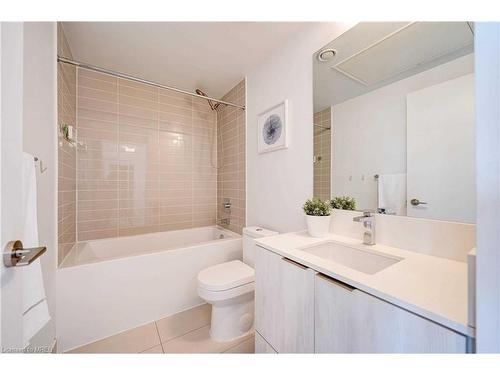 2609-181 Dundas Street E, Toronto, ON - Indoor Photo Showing Bathroom