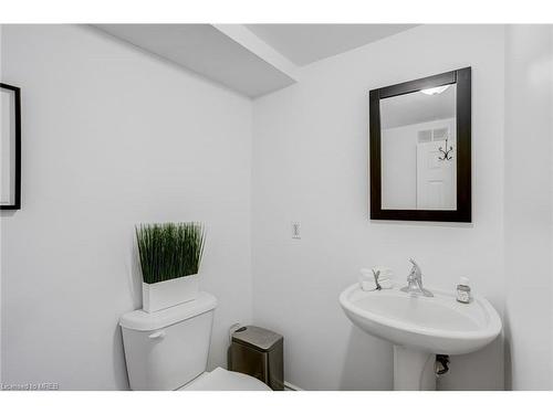 224 Fairway Road, Kitchener, ON - Indoor Photo Showing Bathroom