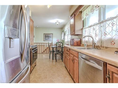 2174 Herridge Drive, Mississauga, ON - Indoor Photo Showing Kitchen With Double Sink