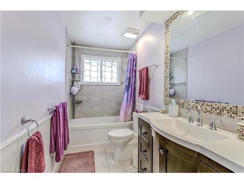 2174 Herridge Drive, Mississauga, ON - Indoor Photo Showing Bathroom