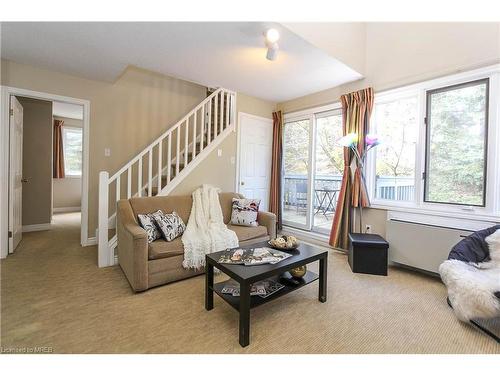 909-796468 Grey 19 Road, The Blue Mountains, ON - Indoor Photo Showing Living Room