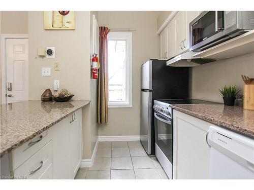 909-796468 Grey 19 Road, The Blue Mountains, ON - Indoor Photo Showing Kitchen