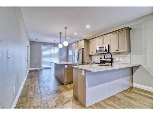 30 Evening Dr Drive, Chatham-Kent, ON - Indoor Photo Showing Kitchen With Upgraded Kitchen