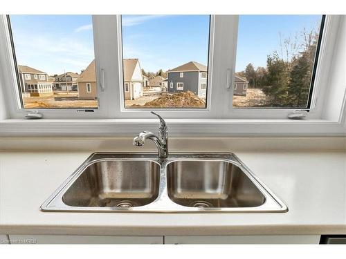 24 Chambery Street, Bracebridge, ON - Indoor Photo Showing Kitchen With Double Sink