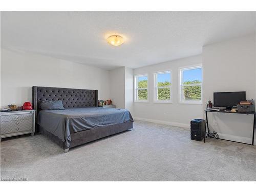 62 Cash Crescent, Ingersoll, ON - Indoor Photo Showing Bedroom