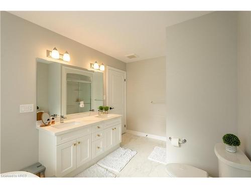 7201 Parsa Street Street, Niagara Falls, ON - Indoor Photo Showing Bathroom