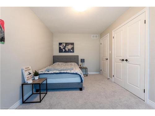 7201 Parsa Street Street, Niagara Falls, ON - Indoor Photo Showing Bedroom