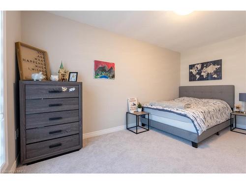 7201 Parsa Street Street, Niagara Falls, ON - Indoor Photo Showing Bedroom