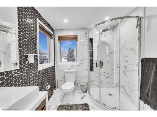 153 Ottawa Street S, Hamilton, ON - Indoor Photo Showing Bathroom
