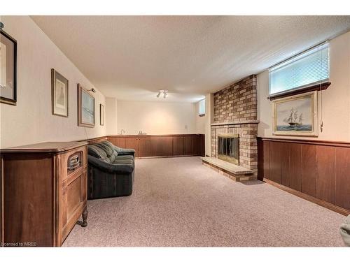 1039 Veroli Court, Mississauga, ON - Indoor With Fireplace