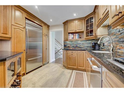 2394 Glengarry Road, Mississauga, ON - Indoor Photo Showing Kitchen