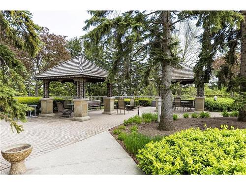 910-1800 The Collegeway, Mississauga, ON - Outdoor With Backyard