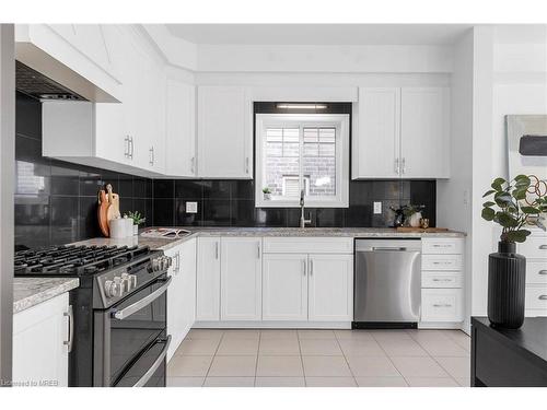 248 Tall Grass Crescent, Kitchener, ON - Indoor Photo Showing Kitchen With Stainless Steel Kitchen With Upgraded Kitchen