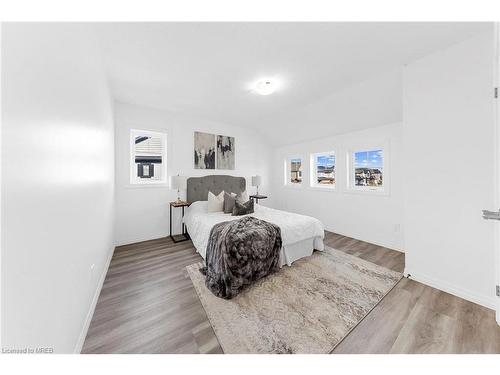 248 Tall Grass Crescent, Kitchener, ON - Indoor Photo Showing Bedroom