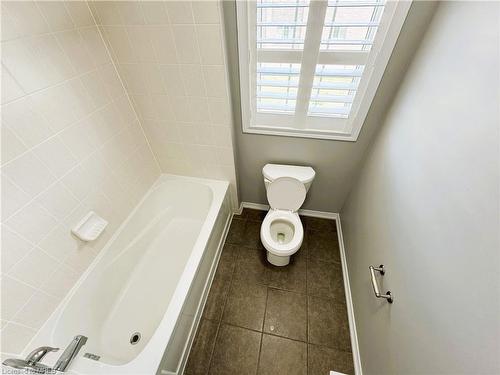 7646 Goldenrod Trail, Niagara Falls, ON - Indoor Photo Showing Bathroom