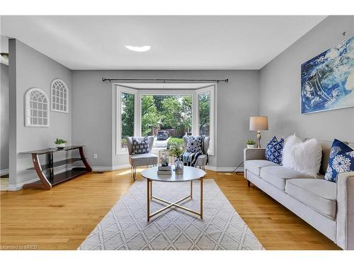 163 Wexford Avenue, London, ON - Indoor Photo Showing Living Room