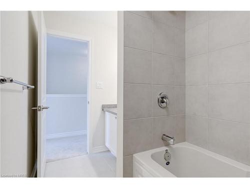 75-620 Colborne Street W, Brantford, ON - Indoor Photo Showing Bathroom