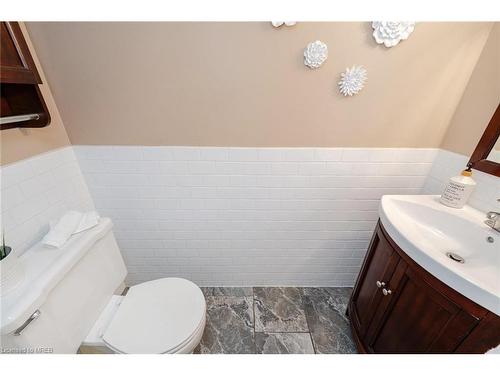 406 Lara Woods, Mississauga, ON - Indoor Photo Showing Bathroom