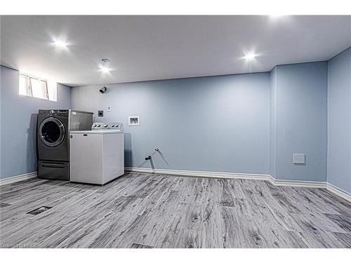 1597 Blanefield Road, Mississauga, ON - Indoor Photo Showing Laundry Room