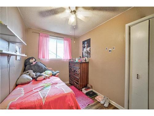 25 Cumming Street, St. Catharines, ON - Indoor Photo Showing Bedroom