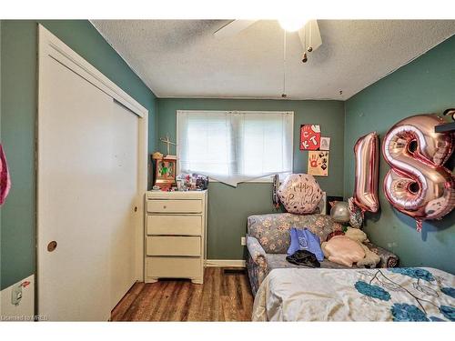 25 Cumming Street, St. Catharines, ON - Indoor Photo Showing Bedroom