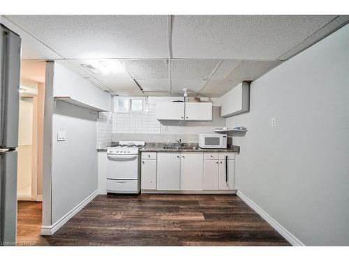 25 Cumming Street, St. Catharines, ON - Indoor Photo Showing Kitchen With Double Sink