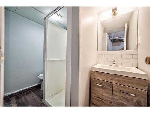 25 Cumming Street, St. Catharines, ON - Indoor Photo Showing Bathroom