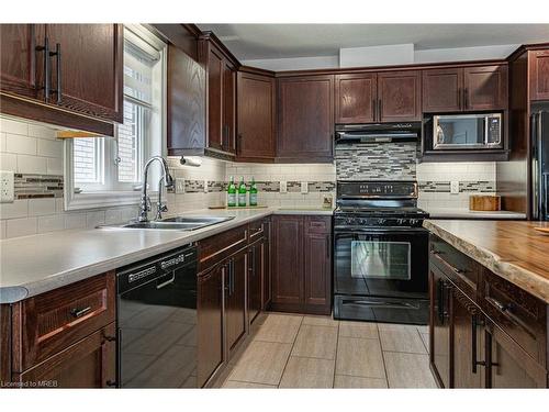 3 Woodhatch Crescent, Ingersoll, ON - Indoor Photo Showing Kitchen With Double Sink