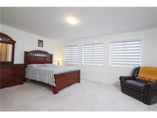 6318 Dilalla Crescent, Niagara Falls, ON - Indoor Photo Showing Bedroom