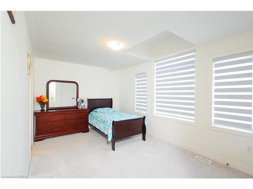 6318 Dilalla Crescent, Niagara Falls, ON - Indoor Photo Showing Bedroom