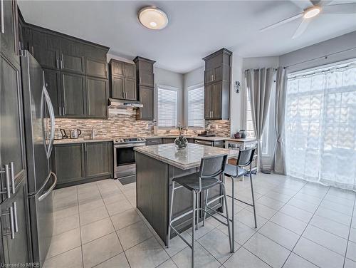 232 Niagara Trail, Georgetown, ON - Indoor Photo Showing Kitchen With Upgraded Kitchen