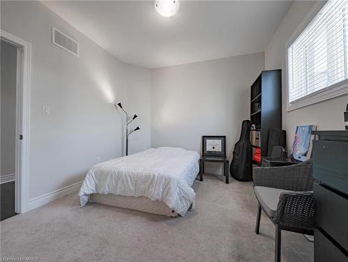 232 Niagara Trail, Georgetown, ON - Indoor Photo Showing Bedroom