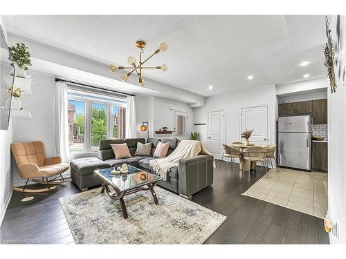 2722 William Jackson Drive, Pickering, ON - Indoor Photo Showing Living Room