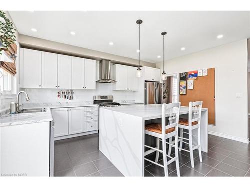 1 Academy Avenue, Wasaga Beach, ON - Indoor Photo Showing Kitchen With Upgraded Kitchen