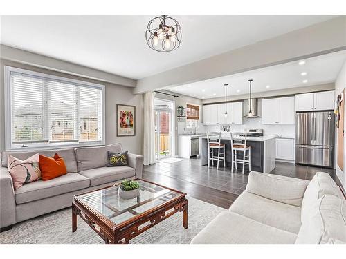 1 Academy Avenue, Wasaga Beach, ON - Indoor Photo Showing Living Room