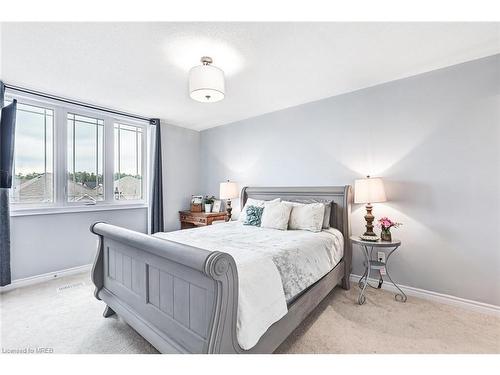 1 Academy Avenue, Wasaga Beach, ON - Indoor Photo Showing Bedroom