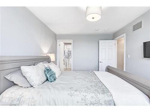 1 Academy Avenue, Wasaga Beach, ON - Indoor Photo Showing Bedroom