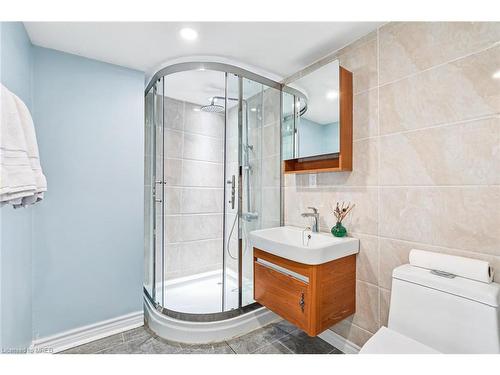 1 Academy Avenue, Wasaga Beach, ON - Indoor Photo Showing Bathroom