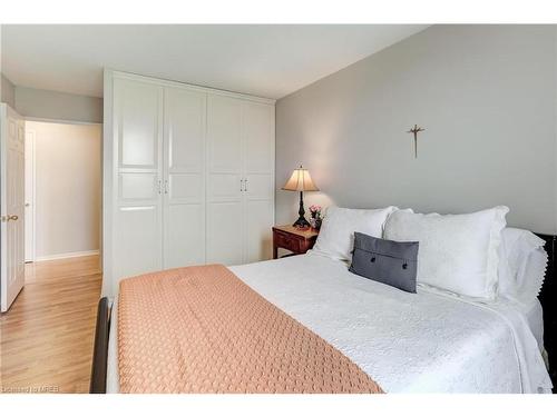 605-10 Malta Avenue, Brampton, ON - Indoor Photo Showing Bedroom