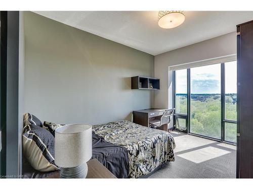 1517-1235 Richmond Street, London, ON - Indoor Photo Showing Bedroom